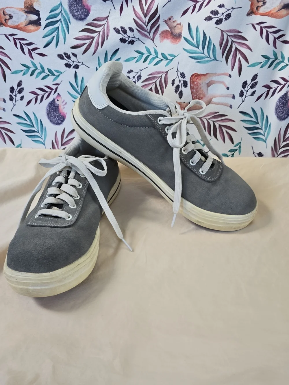 Mens Size 10 Brahma Gray and White Men's Sneakers